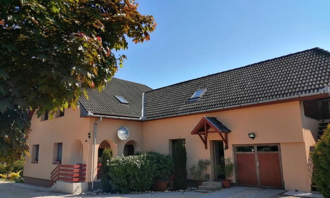 Kehidakustany Apartamento | Hajnalka apartmanház