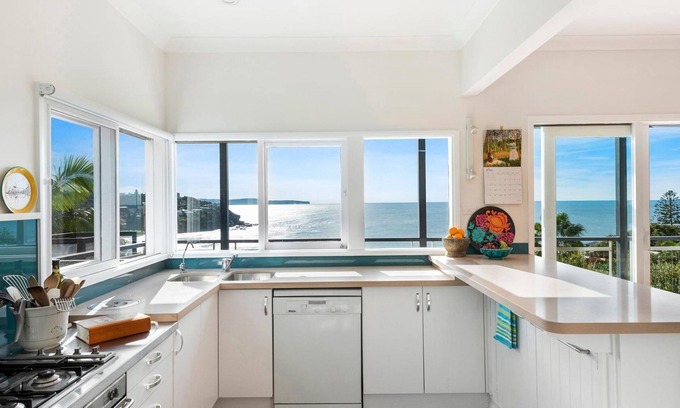 Whale Beach Casa | *** HALCYON WHALE BEACH ***