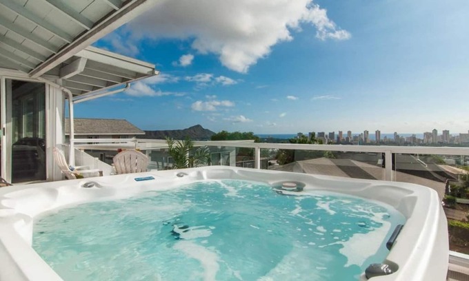 St Louis Heights Casa | This townhouse is a 4 bedroom(s), 3 bathrooms, located in Honolulu, HI.