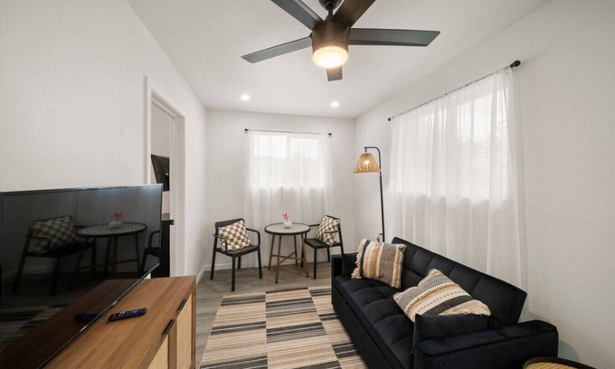 Hilo Casa | Hale Hideaway - 2 bed / 1 bath