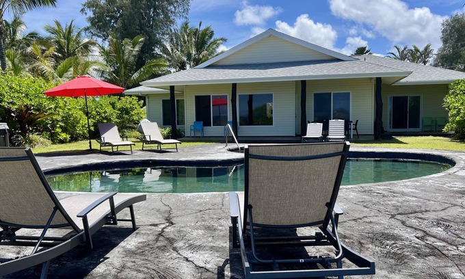 Keaau Casa | Hale Kai Nalu- Oceanfront Luxury Home W / Pool & Spa- Hilo-Side
