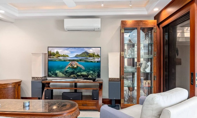 Eastern Honolulu Casa | Hale Maluhia - Marina Views!