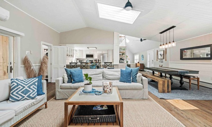 Moultonborough Casa | Hale Pau Hana with Hot tub