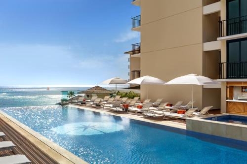 Waikiki Hotel | Halepuna Waikiki by Halekulani - NO RESORT FEE