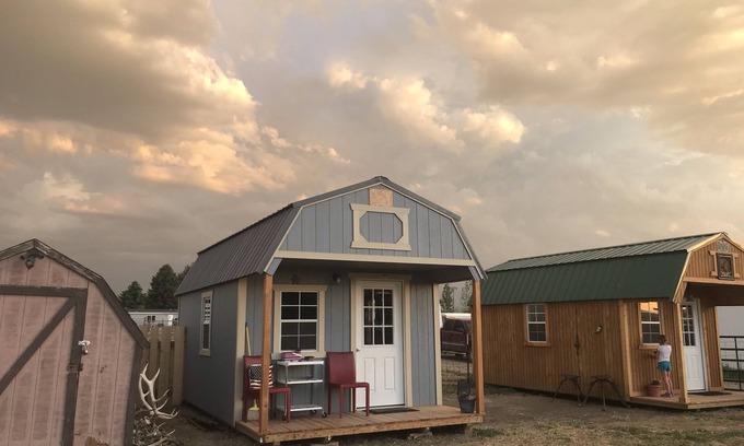 Oakley Cabina | Hales Hideaway by the City of Rocks
