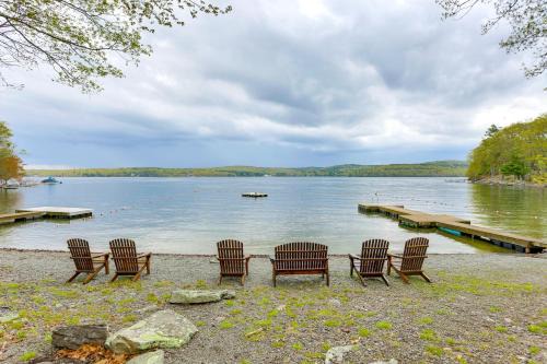 Lakeville Casa | half Mi to Boat Ramp Lake Wallenpaupack Retreat!