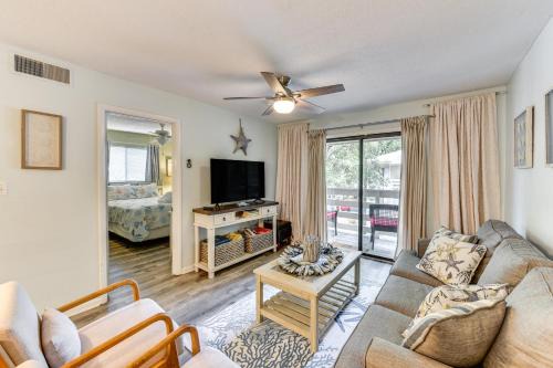 Folly Field Apartamento | half Mi to Folly Field Beach Condo with 2 Pools
