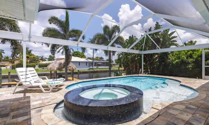 Yacht Club Casa | Half mile to the beach! Heated Pool & Spa, with Tiki on boat dock! - Villa Changes in Attitude