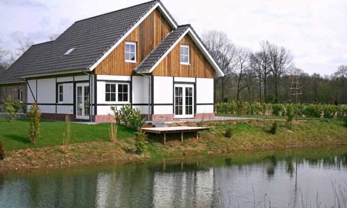 Susteren Villa | Casa de madera con lavavajillas
