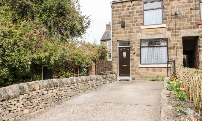 Belper Casa | HALFWAYS, pet friendly, with a garden in Belper