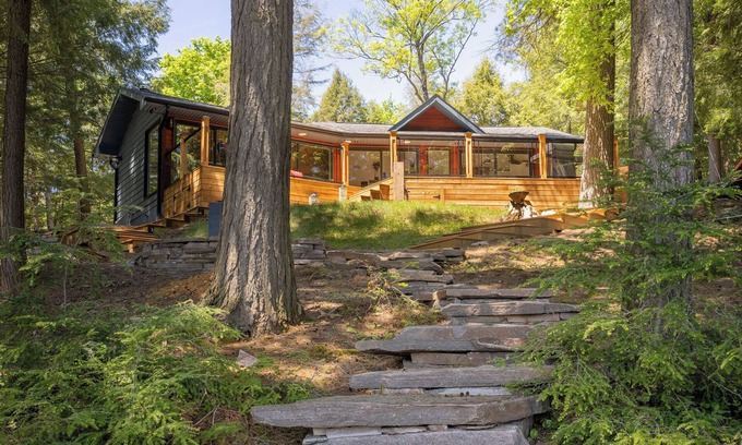 Dysart et al Cabaña | Haliburton Haven Lakefront Cabin