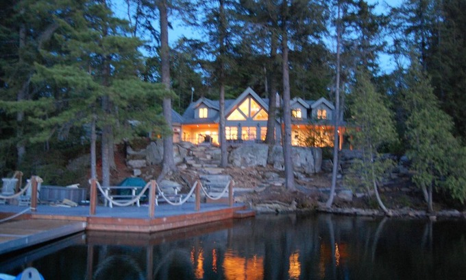 Dysart et al Cabaña | Haliburton, Ontario - Gran cabaña ejecutiva, lago Kennisis