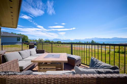 Kachemak Casa | Halibut Hideaway at Kachemak Bay Kabins