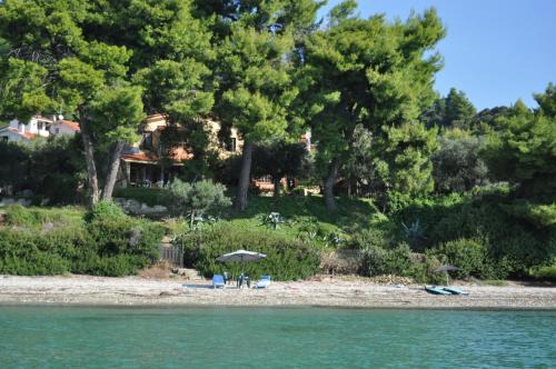 Mola Kalyva Casa | Halkiddiki-Kassandra-Mola Kalyva Traditional House in front of the sea