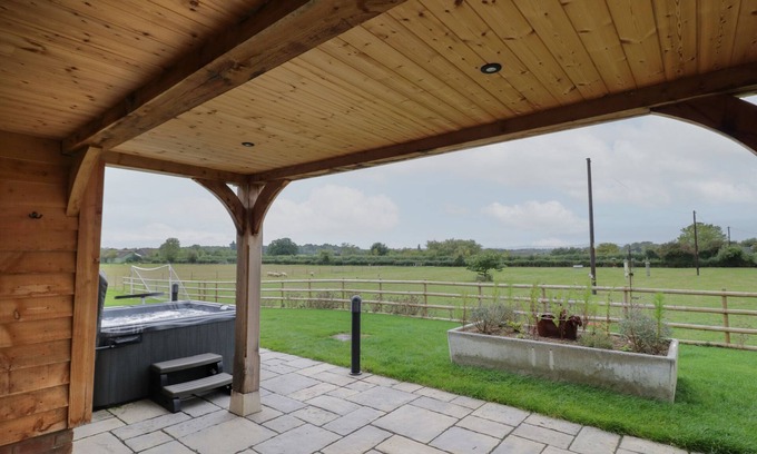 Peopleton Cabaña | Hallgarth Farm Holiday Lodge