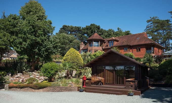 Netley Cama Y Desayuno | Hamble Retreat House and Luxury Studios