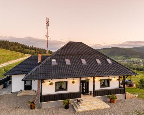 Bucsoaia Cabina | Hamergas Hill