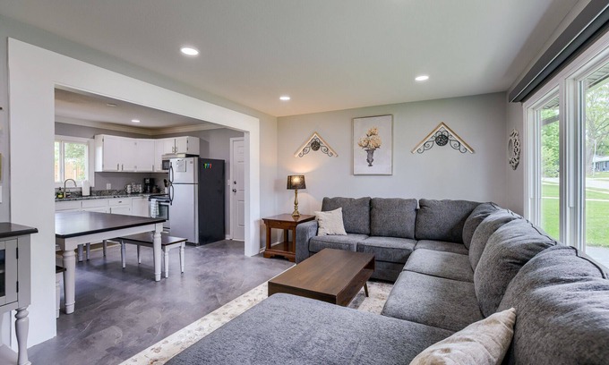 Omaha Casa | Hamilton in heart of Omaha! Multi family and group friendly! The perfect space!!