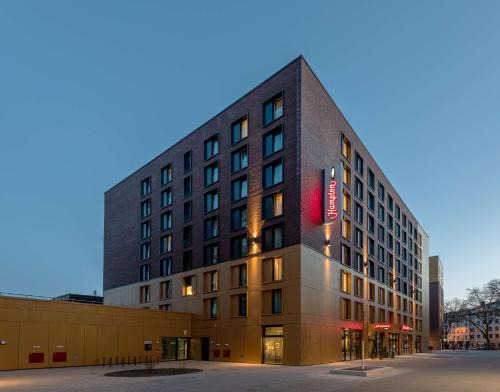 Stadtmitte Hotel | Hampton by Hilton Düsseldorf City Centre