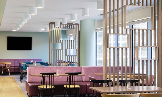 Gatwick Hotel | Hampton by Hilton London Gatwick Airport