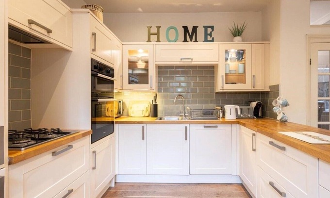 St Bees Casa | Hampton House - 9 Bedroom House