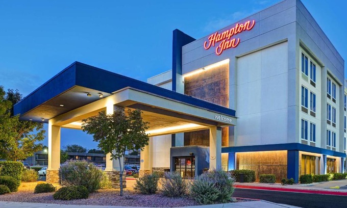 Altura Addition Hotel | Hampton Inn Albuquerque - University/Midtown