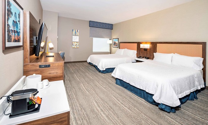 Ottawa Division Hotel | Hampton Inn by Hilton Ottawa