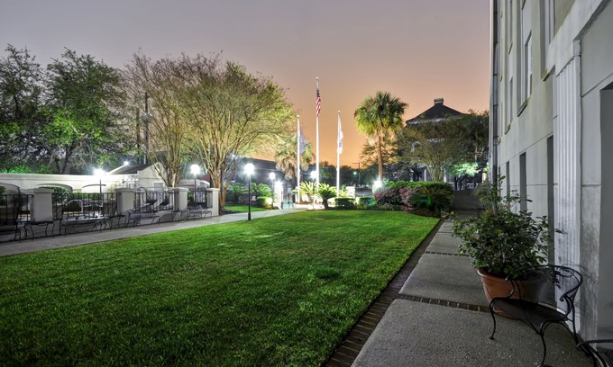 Downtown Charleston Hotel | Hampton Inn Charleston-Historic District