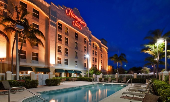 River Oaks Hotel | Hampton Inn Ft. Lauderdale Airport North Cruise Port