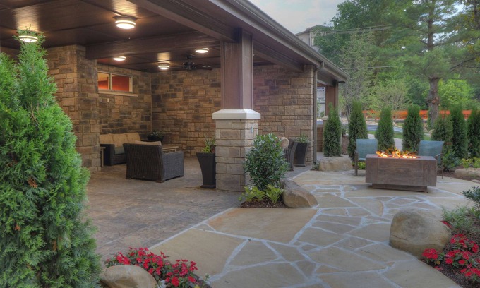 Gatlinburg Hotel | Hampton Inn Gatlinburg Historic Nature Trail