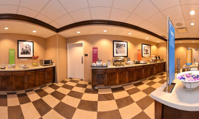 Aksarben - Elmwood Park Hotel | Hampton Inn Omaha Midtown-Aksarben Area