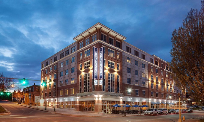 Downtown Portland Hotel | Hampton Inn Portland Downtown - Waterfront