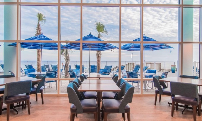 Panama City Beach Hotel | Hampton Inn & Suites Panama City Beach-Beachfront