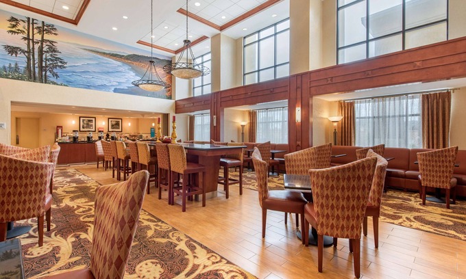 Pacific Hotel | Hampton Inn & Suites Arcata