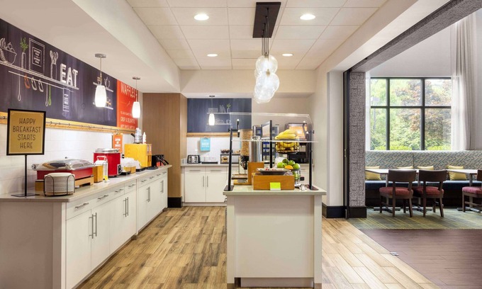 Crestline Heights Hotel | Hampton Inn & Suites Birmingham/280 East-Eagle Point