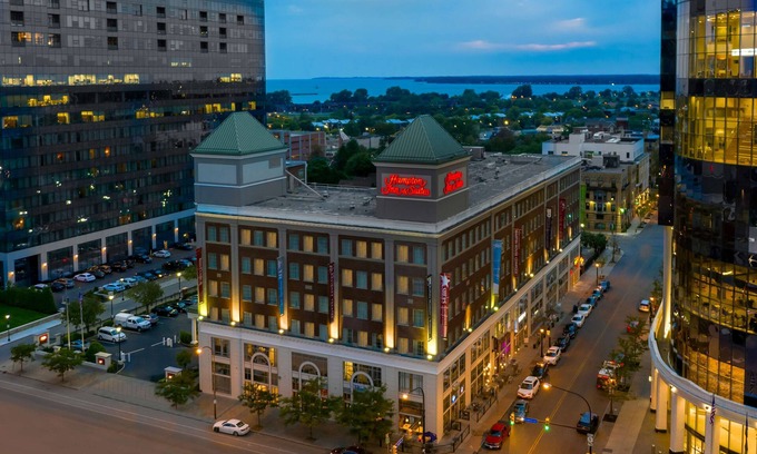 Downtown Buffalo Hotel | Hampton Inn & Suites Buffalo Downtown