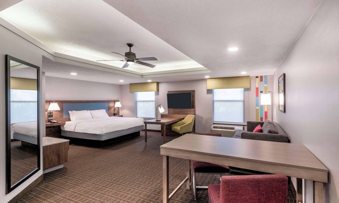 Burlington Hotel | Hampton Inn & Suites Burlington, NC