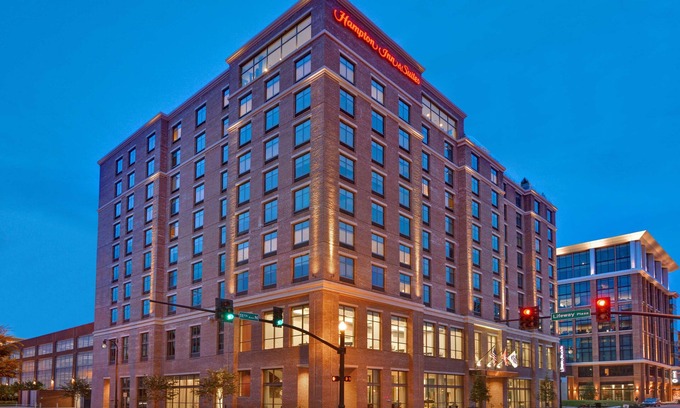 Downtown Nashville Hotel | Hampton Inn & Suites Nashville Downtown Capitol View