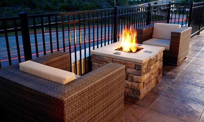 South Hills Hotel | Hampton Inn & Suites Pittsburgh Airport South–Settlers Ridge