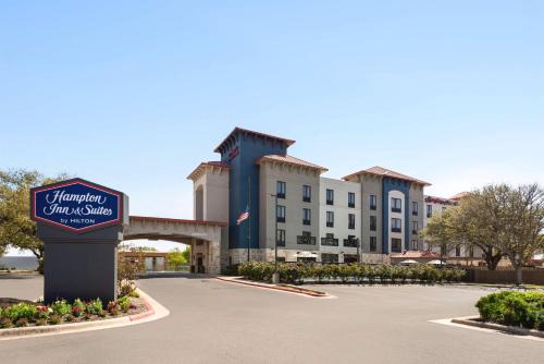 San Marcos Hotel | Hampton Inn & Suites San Marcos