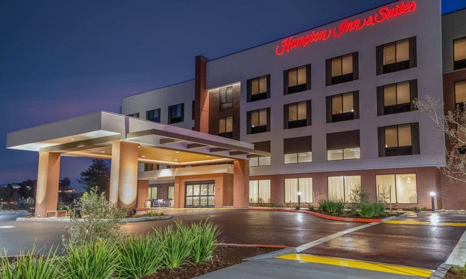 Santa Rosa Hotel | Hampton Inn & Suites Santa Rosa Sonoma Wine Country