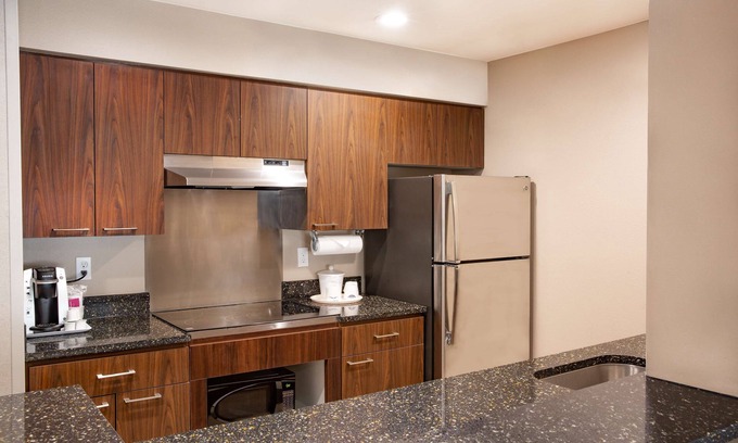 Lower Queen Anne Hotel | Hampton Inn & Suites Seattle-Downtown