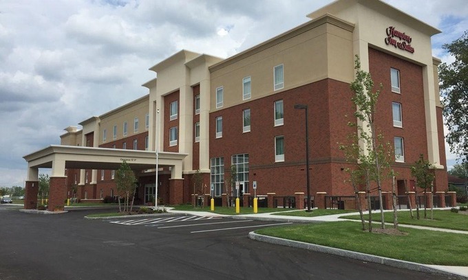 East Syracuse Hotel | Hampton Inn & Suites Syracuse/Carrier Circle
