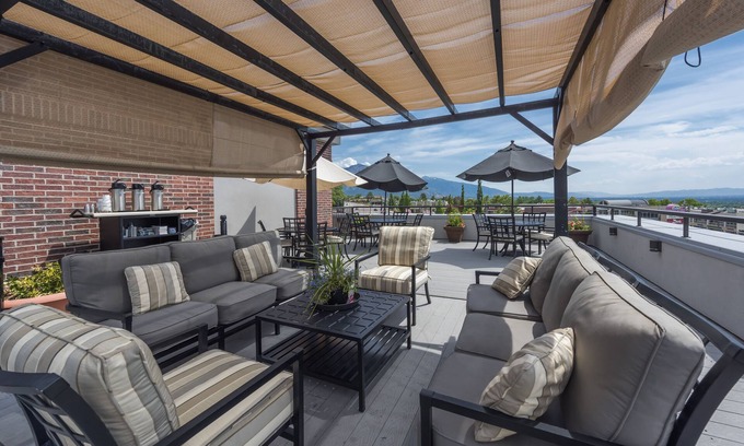 Salt Lake City Hotel | Hampton Inn & Suites Salt Lake City-University/Foothill Dr