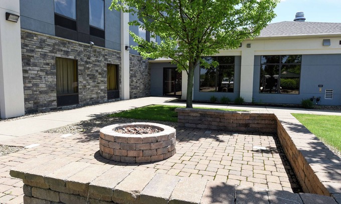 Youngstown Hotel | Hampton Inn Youngstown-North