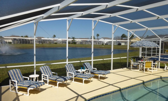 Davenport Villa | Hampton Lakes Luxury 4 Bed Villa, sala de juegos, acceso a Internet GRATUITO, vista al lago