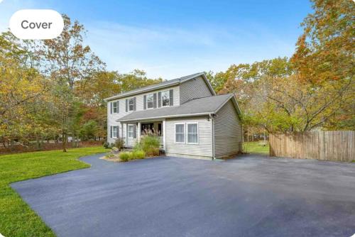 Hampton Bays Casa | Hamptons Escape: Near Beaches, Restaurants, Wineries.