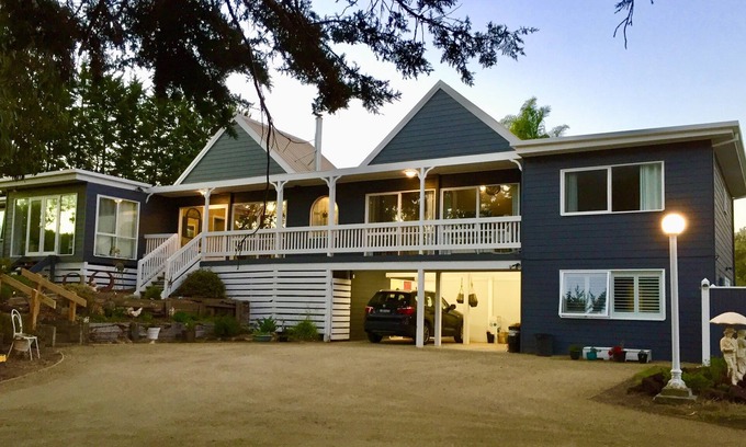 Rye Cabaña | Hamptons In Rye - 3 Mins from Famous Hot Springs! Pet Friendly