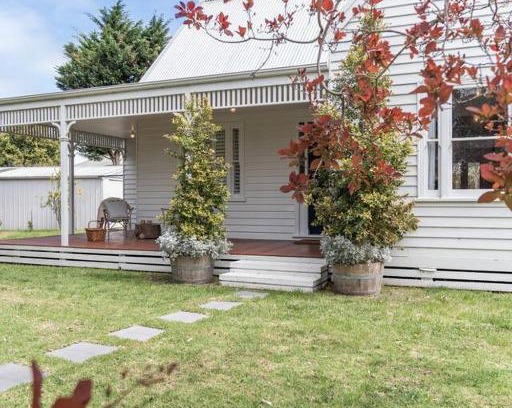 Barwon Heads Villa | Hamptons On Selby- Barwon Heads. Family and couples beach escape