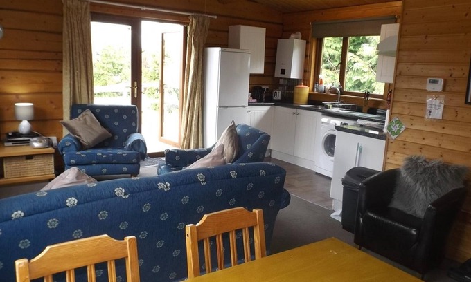 Offenham Cabina | Hand built log cabin at Avonvale Holiday Lodges